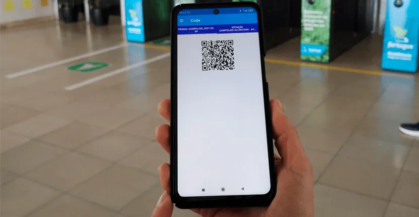 Scanning a digital ticket from the Carris app.